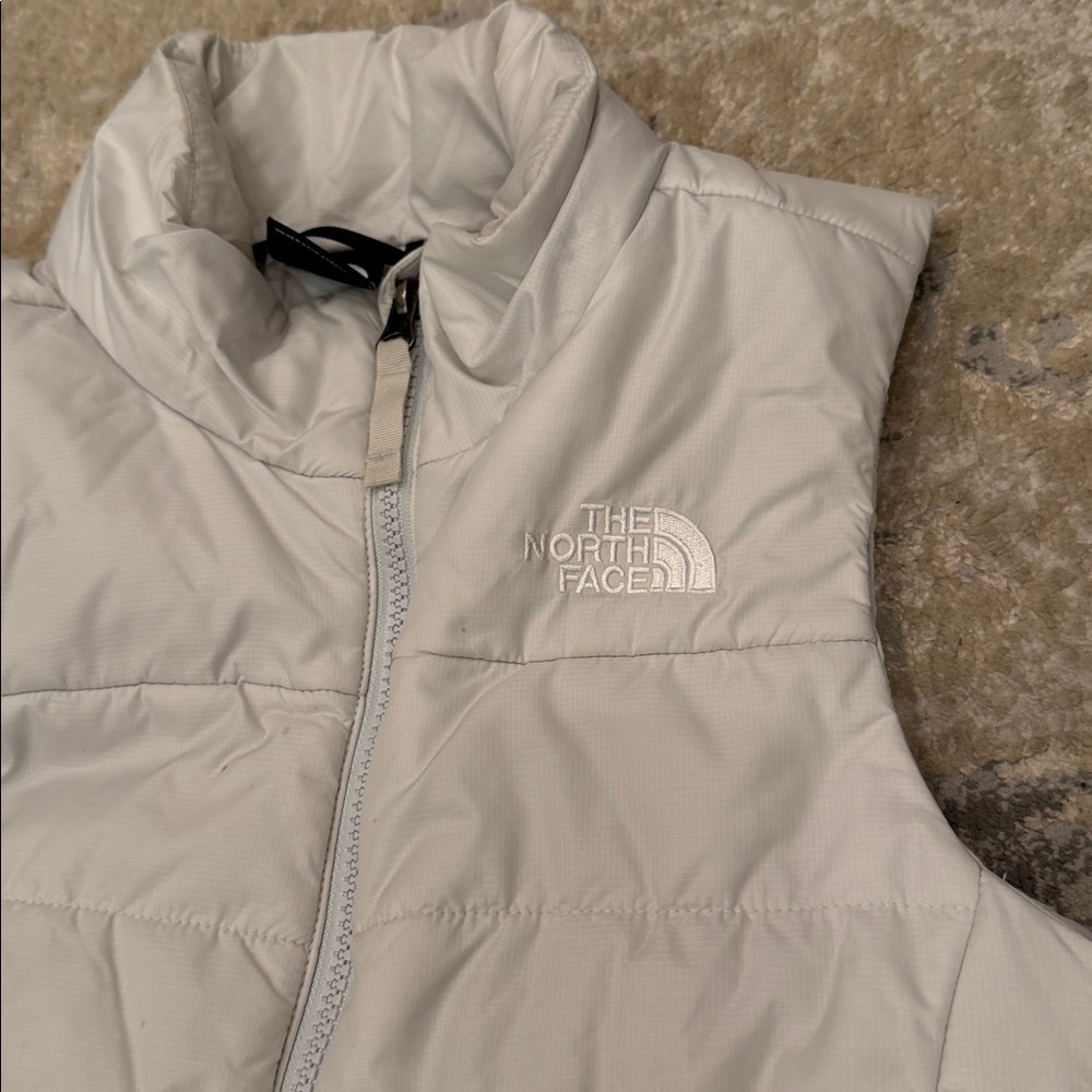 The North Face Women's Flare Vest Size XS - Picture 2 of 9